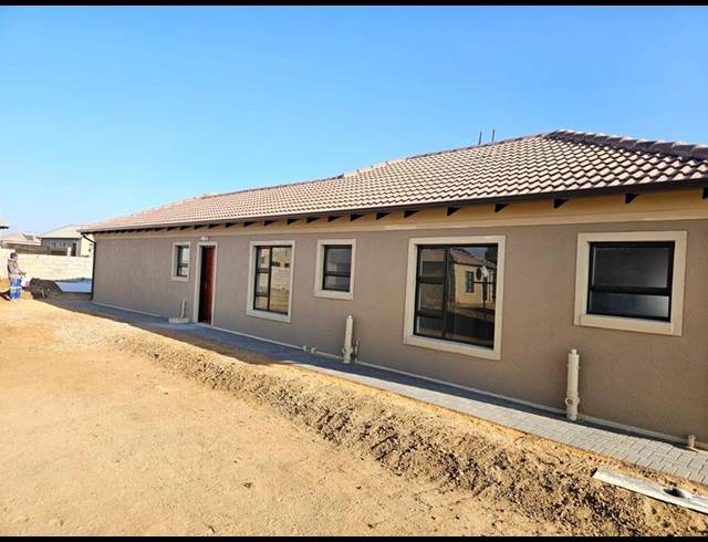 3 BEDROOM HOUSE FOR SALE IN WINDMILL PARK